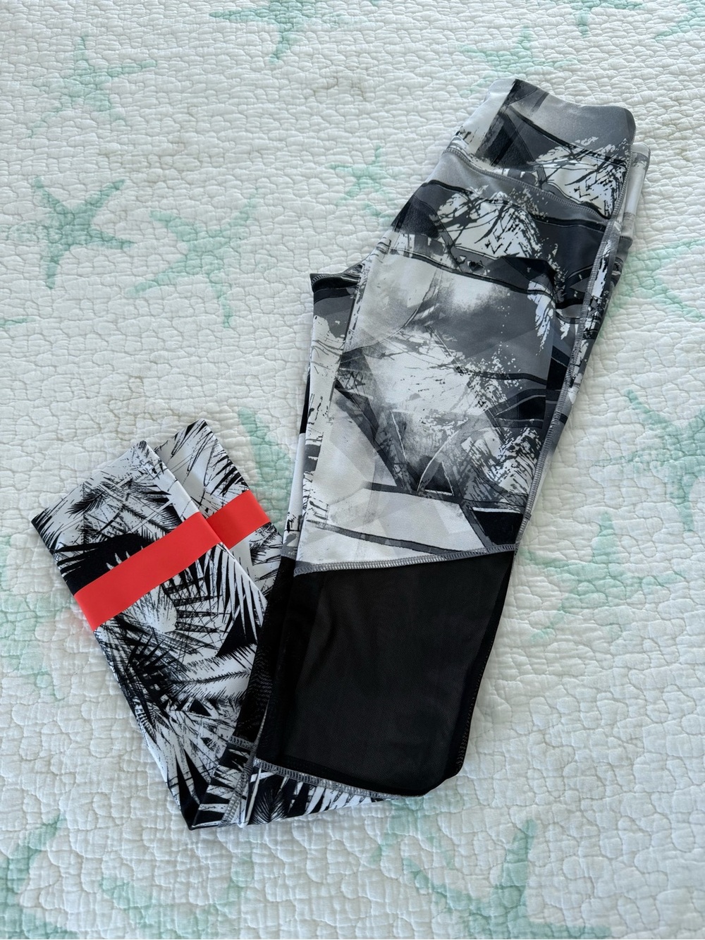 High Waist Black & White Abstract Print workout Leggings